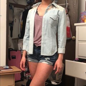 Lace long sleeve button down shirt 👚💙